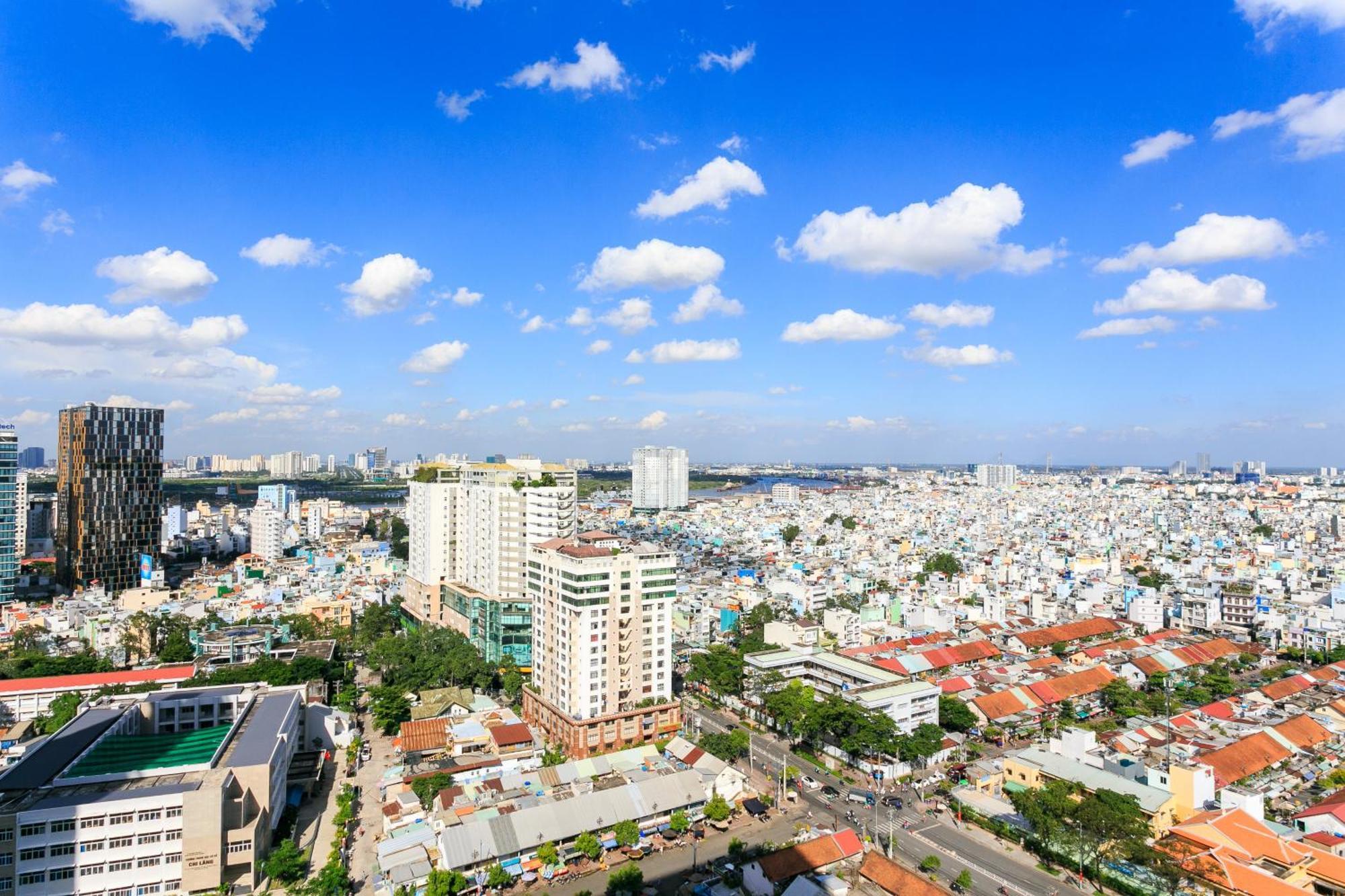 Rem Rivergate Garden Pool Signature - Free 4G Sim For 3 Nights Booking Хошимин Экстерьер фото